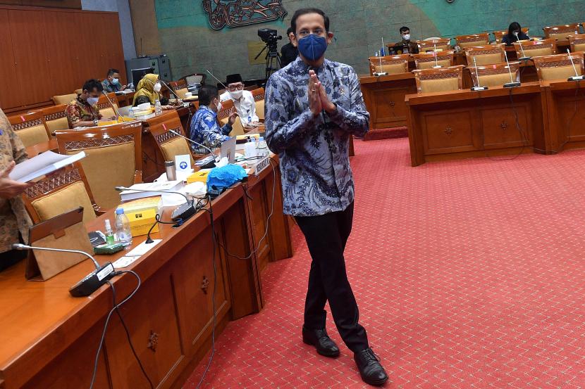 Mendikbud Nadiem Makarim mengikuti rapat kerja dengan Komisi X DPR di Kompleks Parlemen, Senayan, Jakarta, Rabu (10/3/2021). Rapat kerja tersebut membahas laporan Panitia Kerja Peta Jalan Pendidikan.