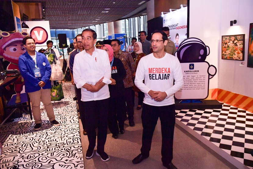 Mendikbudristek Nadiem Anwar Makarim pada gelaran Vokasifest x Festival Kampus Merdeka di Jakarta, Senin (11/12/2023).