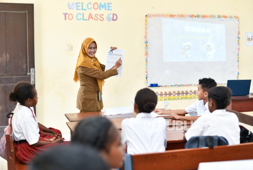 Perkuat Kompetensi Global, Bahasa Inggris Wajib pada Sekolah Dasar Mulai TA 2027/2028