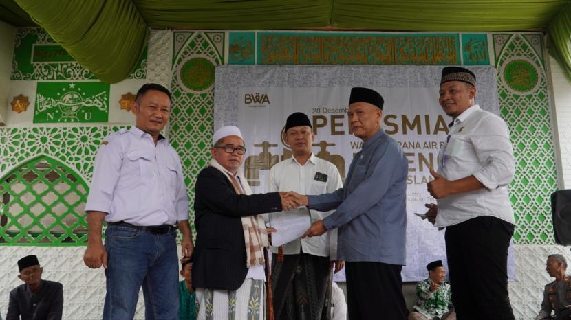 Mengakhiri tahun 2022, Badan Walaf Alquran (BWA) meresmikan tiga proyek wakaf sarana air bersih di Tegal, Jawa Tengah.