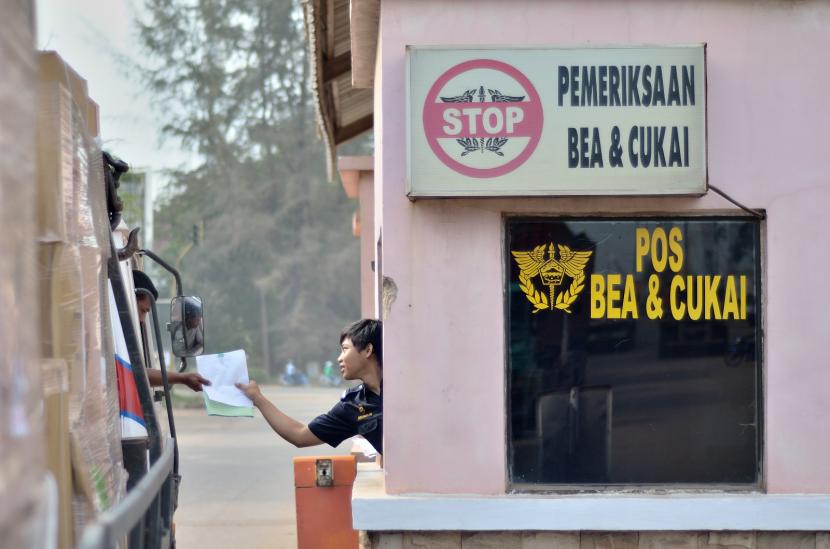 Menginjak Juni 2024, kinerja penerimaan Bea Cukai menunjukkan perbaikan. Catat total penerimaan sebesar Rp 134,2 triliun atau 41,8 persen dari target