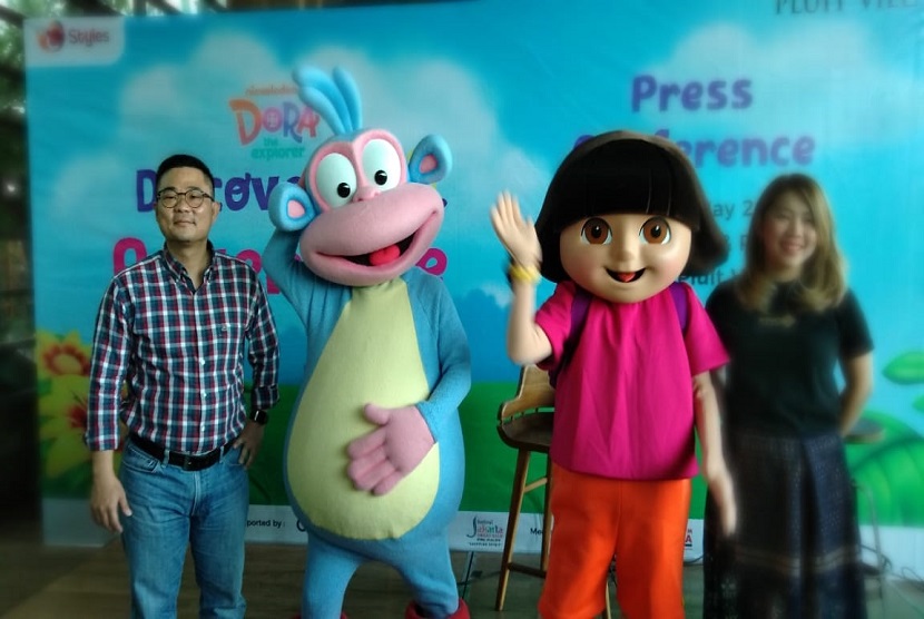 Mengisi libur sekolah, Pluit Village Jakarta kembali menghadirkan karakter Dora dan Boots. Kedua karakter ini tampil menemani libur anak sekolah mulai 24 Mei hingga 30 Juni 2019 di main atrium Pluit Village lantai dasar
