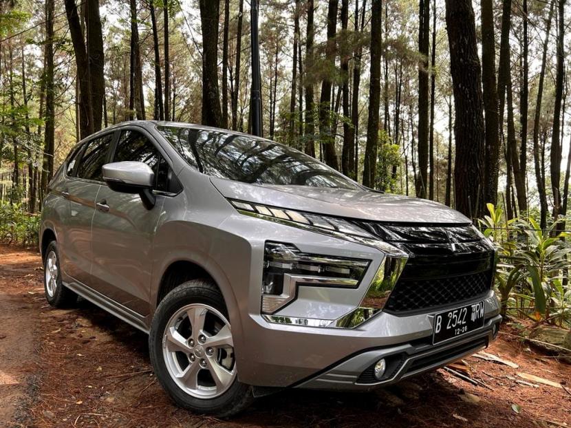 Menguji performa transmisi dan suspensi New Xpander di Gunung Pancar, Bogor, Jawa Barat. Mitsubishi selama April 2022 melaporkan telah menjual total 10.003 unit kendaraan penumpang dan niaga ringan Mitsubishi Motors di Indonesia. 