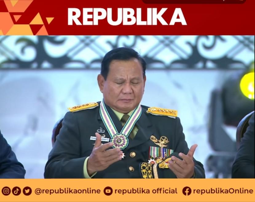 Menhan Prabowo Subianto mendapatkan kenaikan pangkat menjadi jenderal kehormatan.