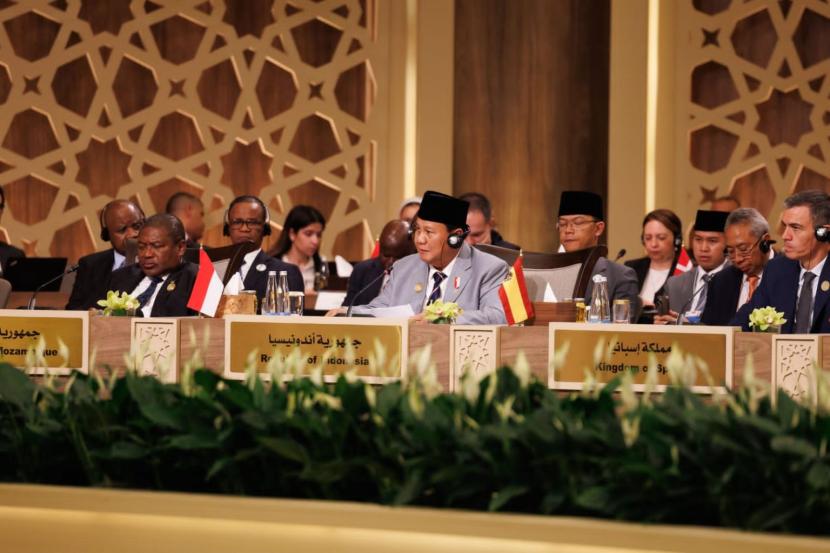 Prabowo Subianto speaking at Gaza summit in Amman, Jordan, on Tuesday (11/6/2024).