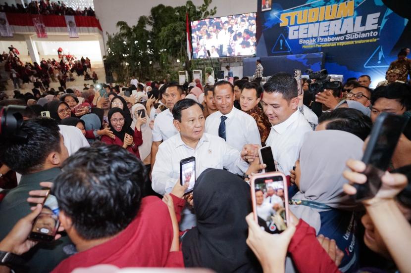 Menhan Prabowo Subianto sesuai mengisi kuliah umum yang diikuti ribuan mahasiswa di UMM Dome, Kota Malang, Jawa Timur, Rabu (27/9/2023).