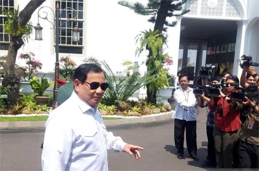 Menhan Prabowo Subianto tiba di Kompleks Istana Kepresidenan, Jakarta Pusat, Kamis (6/6/2024) 