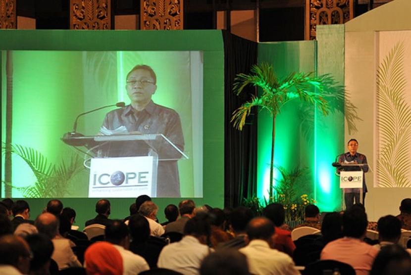 Menhut pada Konferensi International Kelapa Sawit dan Lingkungan (ICOPE) di Legian, Bali Rabu (12/2).