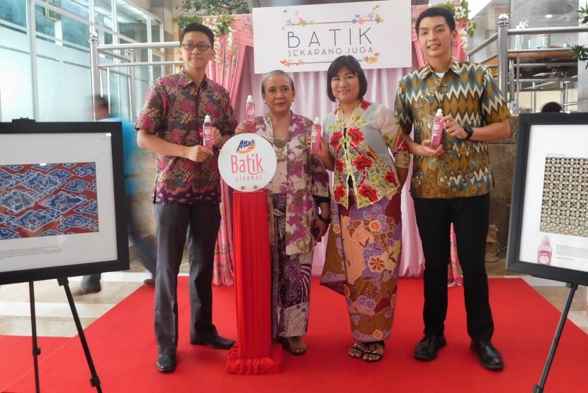 Menjelang hari batik nasional pada 2 Oktober, Attack menggelar gerakan 'Batik Sekarang Juga'. 