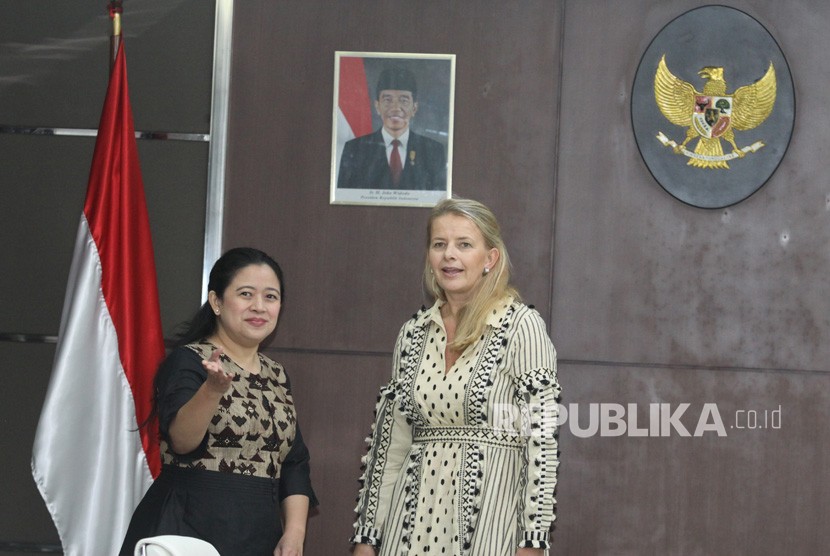 Ketum PDIP Megawati Soekarnoputri menutup Rakernas III PDIP di Bali, Ahad (25/2).