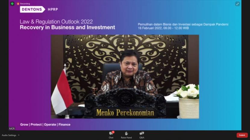 Menko Bidang Perekonomian, Airlangga Hartanto, dalam seminar virtual bertajuk Law and Regulation Outlook 2022: Recovery in Business and Investment via Zoom Meeting, Rabu (16/2/2022).