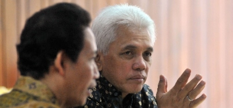 Menko Perekonomian Hatta Rajasa (kanan).