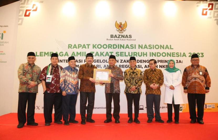 Menko PKM Muhadjir Effendy menghadiri rakornas laznas yang diadakan Baznas di Discovery Hotel Jakarta, Kamis (16/11/2023).