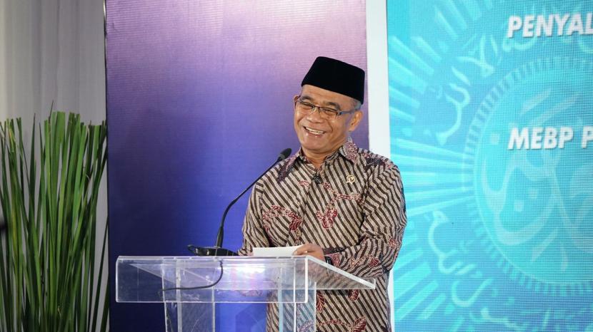 Menko PMK Prof Muhadjir Effendy mendukung warga Muhammadiyah bisa memiliki rumah layak huni.
