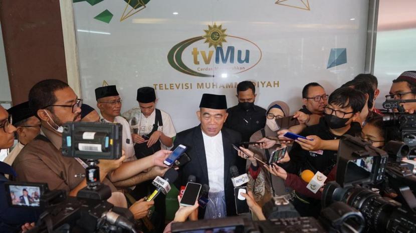 Menko PMK Prof Muhadjir Effendy sholat Id di Gedung Pusat Dakwah PP Muhammadiyah, Menteng, Jakarta Pusat, Jumat (21/4/2023). 