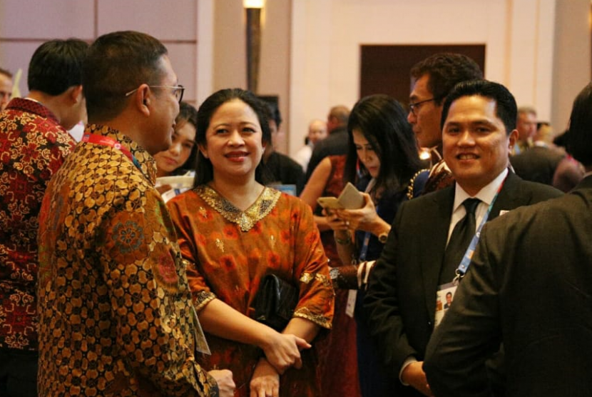 Menko PMK Puan Maharani bersama Ketua INASGOC Erick Thohir.