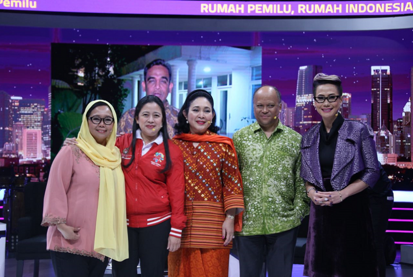 Menko PMK Puan Maharani bersama Titik Soeharto, Ilham Habibie, Alisa Wahid dan Rosiana Silalahi saat talkshom peluncuran program Rumah Pemilu.
