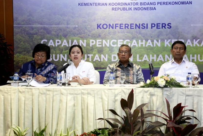 Menko PMK, Puan Maharani (kedua dari kiri)