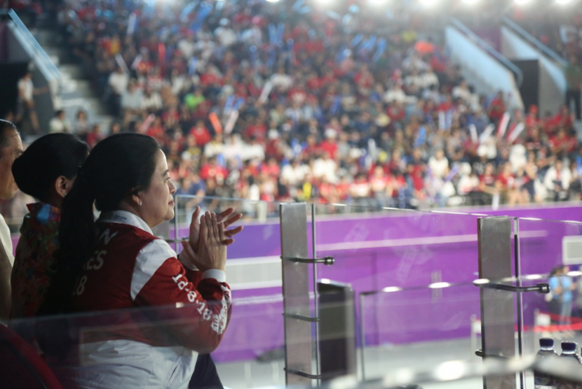 Menko PMK Puan Maharani memberi dukungan kepada atlet Bulu Tangkis Indonesia yang berjuang di Asian Games 2018.