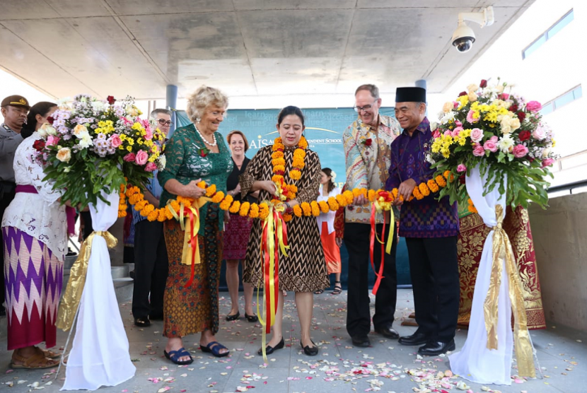 Menko PMK Puan Maharani meresmikan Kampus AIS Bali.