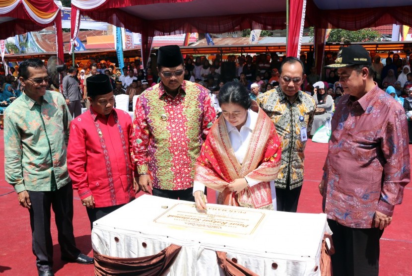 Menko PMK Puan Maharani resmikan Pasar Sarilamak, Sumbar