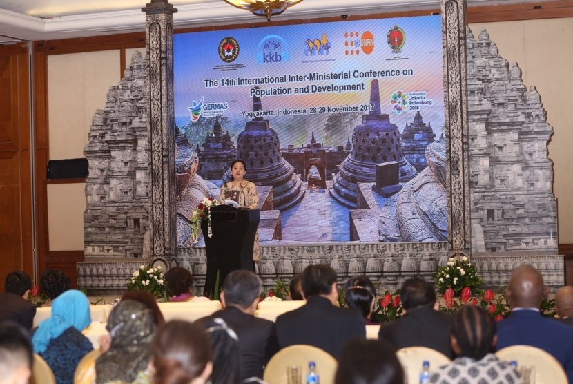 Menko PMK Puan Maharani saat membuka “14th International Inter Ministerial Conference On Population And Development 2017” di Hotel Hyatt Yogyakarta. 