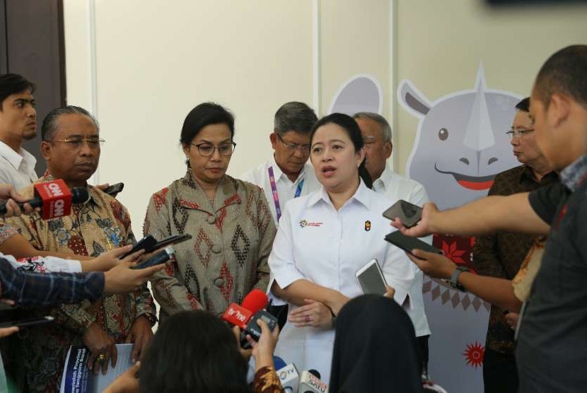 Menko PMK Puan Maharani, usai mengikuti Rapat Rekonstruksi dan Rehabilitasi Provinsi NTB Pasca Gempa di Kantor Wapres, Senin (27/8).