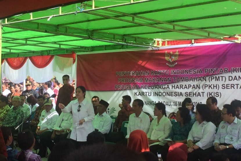 Menko PMK turut mendampingi Presiden Jokowi melakukan rangkaian kunjungan kerja di Provinsi Kalimantan Barat.   