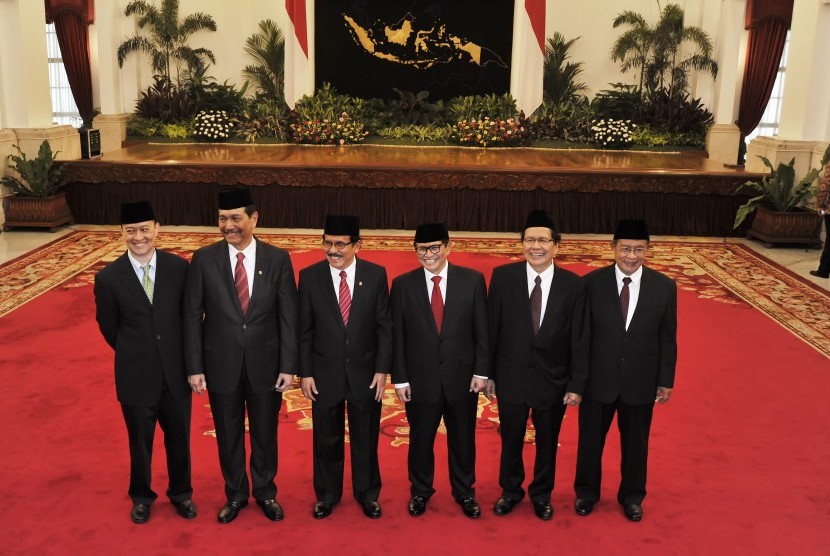 Menteri baru hasil reshuffle Kabinet Kerja di Istana Negara, Jakarta, Rabu (12/8). 