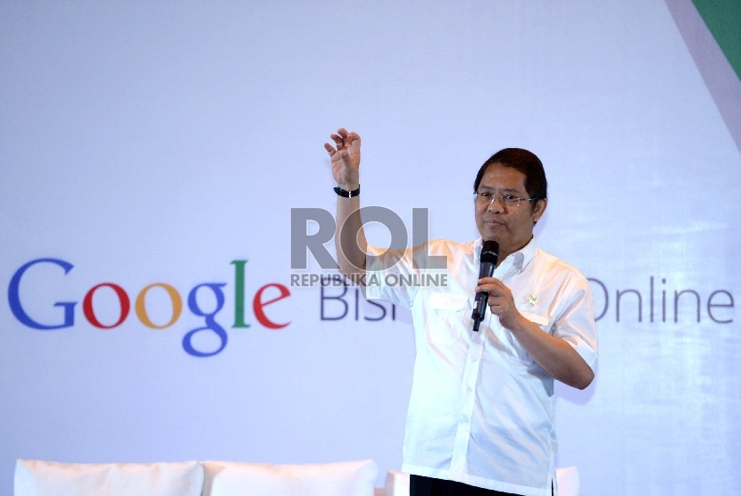 Menkominfo Rudiantara memberikan paparan saat diskusi bersama Google terkait keterlibtan UKM di Indonesia, Jakarta, Kamis (20/8). 