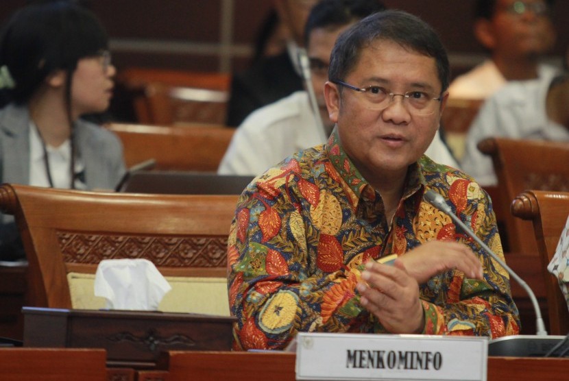 Menkominfo Rudiantara menghadiri Rapat Kerja (Raker) dengan Komisi I DPR di Kompleks Parlemen Senayan, Jakarta, Senin (13/5/2019). 