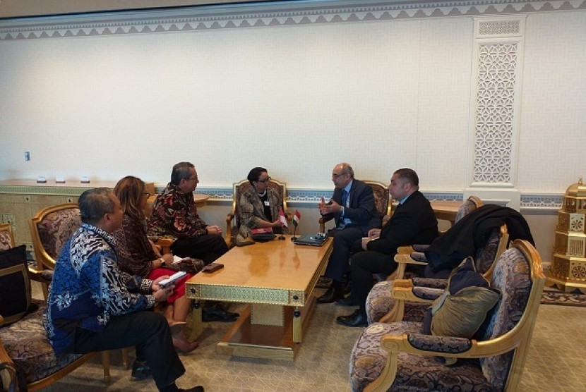 Menlu RI Retno L Marsudi bertemu Wakil Tetap Mesir untuk PBB Dubes Mohamed Edrees di markas PBB, New York, Amerika Serikat, Senin (6/5) waktu setempat.