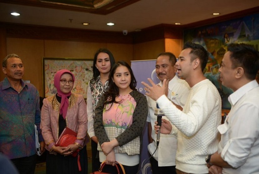 Menpar Arief saat audiensi dengan Raffi Ahmad di ruang rapat Menteri Pariwisata, Gedung Sapta Pesona, Selasa (29/3).