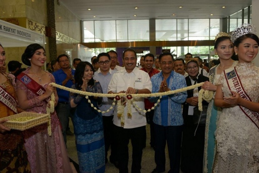 Menpar Arief Yahya saat Meresmikan Pameran Wisata Wonderful Indonesia di Jakarta Conventional Centre (JCC) Kamis (28/4). 