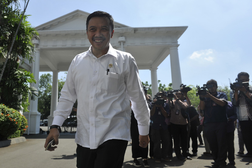 Menpora Imam Nachrowi memenuhi panggilan Presiden Joko Widodo di Kompleks Istana Kepresidenan Jakarta, Rabu (6/5).  (ANTARA/Andika Wahyu)