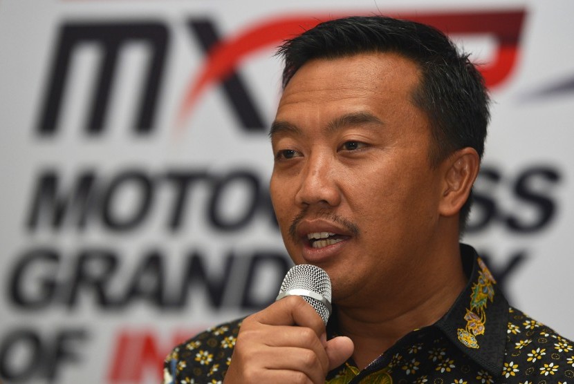 Menpora Imam Nahrawi memberikan keterangan pers terkait kejuaraan Motocross Grand Prix (MXGP) 2017 di Kemenpora, Jakarta, Rabu (18/1). 