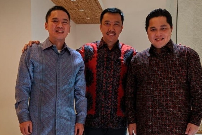 Menpora Imam Nahrawi saat bertemu dengan Ketua Badan Tim Nasional PP Perbasi, Syailendra Bakrie dan IOC Member Erick Thohir. 