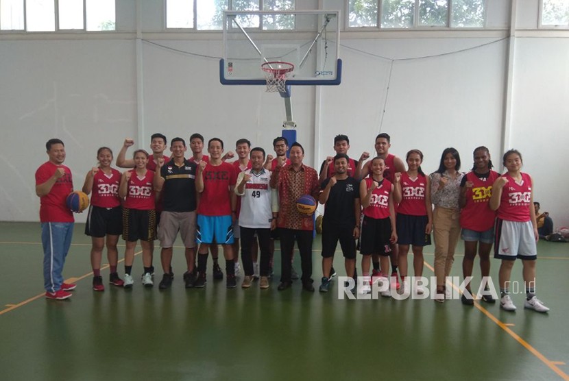 Menpora mengunjungi pelatnas basket 3x3, Jumat (12/1) di lapangan basket Istana Kana Menteng Jakarta.