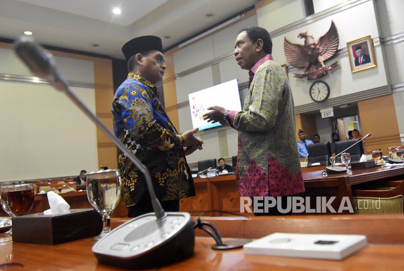 Anggota Komisi III DPR Muhammad Syafi (kiri)