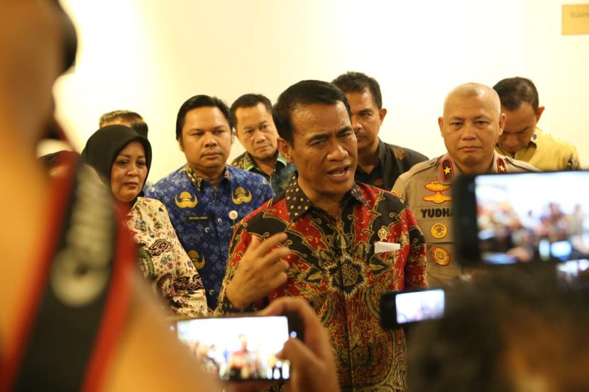 Mentan Amran pada Rapat Koordinasi Upsus Akselerasi Produksi Padi dan Jagung di Lahan Sawah dan Optimasi Rawa Mineral di Kalimantan Selatan 2023-2024, Jumat (17/11/2023).