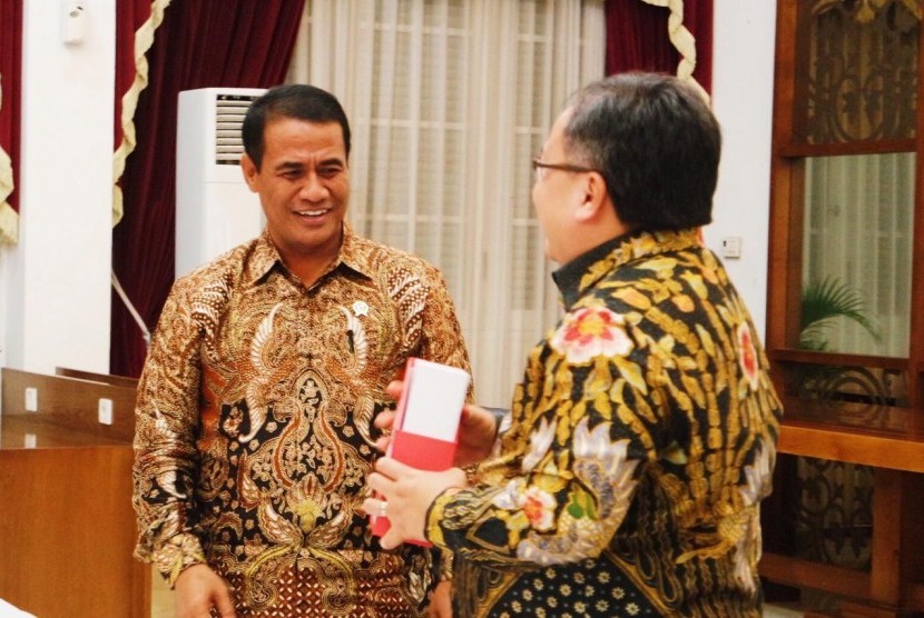 Mentan Andi Amran Sulaiman bersama Kepala Bapenas Bambang Brodjonegoro