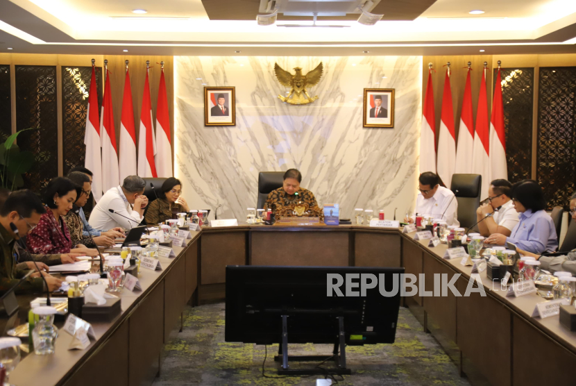Mentan berterima kasih kepada Menko Perekonomian Airlangga Hartarto dan Menkeu Sri Mulyani atas kebijakan KUR yang memberikan kemudahan signifikan khususnya bagi petani tebu.