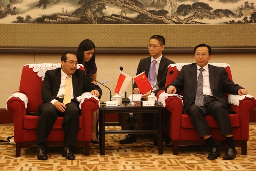 Mentan RI Suswono bertemu dengan Mentan RRT Han Chang Fu dalam pertemuan bilateral di Beijing, Kamis (18/9) siang.
