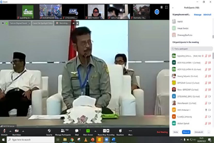 Mentan Syahrul Yasin Limpo di AWR Kementan. Kementan lakukan percepatan regenerasi lewat program petani pengusaha milenial