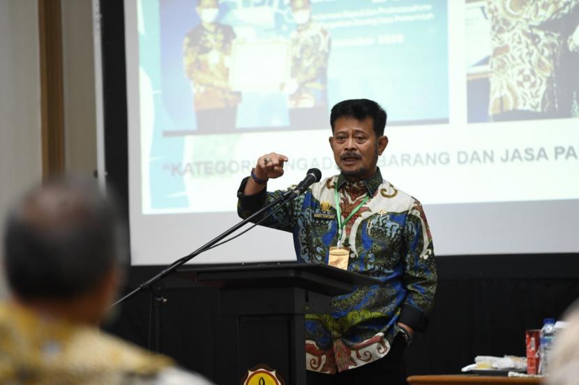 Mentan Syahrul Yasin Limpo saat memberikan sambutan di hadapan perwakilan pemerintah desa yang tergabung dalam Asosiasi Pemerintah Desa Seluruh Indonesia (apdesi) Provinsi Sulawesi Selatan di Kantor Pusat Kementerian Pertanian, Jakarta Selatan pada Rabu (18/11) sore.