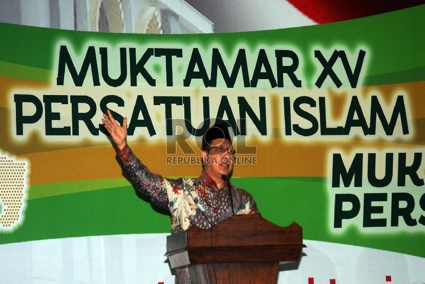 Menter Agama RI Lukman Hakim Saifudin memberikan arahannya pada acara penutupan Muktamar Persis ke XV di Jakarta, Senin (23/11).
