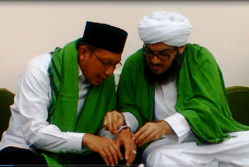 Lukman hakim saifuddin (kiri) bersama Sayyid Ahmad bin Muhammad bin Alawy Al Maliki Al Hasani