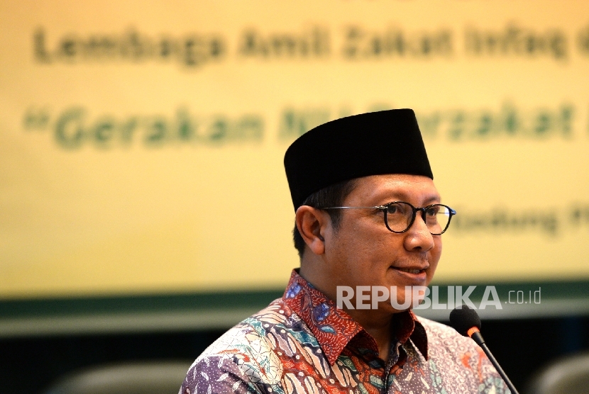 Menteri Agama Lukman Hakim Saifuddin memberikan paparan saat pembukaan Rapat Koordinasi Nasional Lazis NU di Gedung PBNU, Jakarta, Kamis (26/5). (Republika/Wihdan)