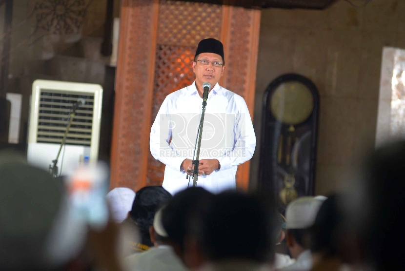  Menteri Agama Lukman Hakim Saifuddin memberikan sambutan pada acara Dzikir Nasional 2014 di Masjid At-Tin, Jakarta, Rabu (31/12).  (Republika/ Yasin Habibi)