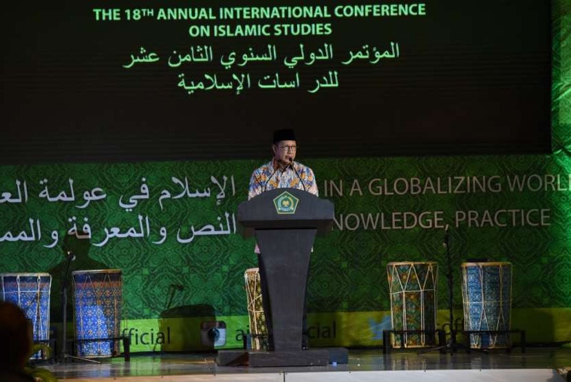 Menteri Agama, Lukman Hakim Saifuddin membuka acara The 18th Annual International Conference on Islamic Studies (AICIS) 2018 di Hotel Mercure, Kota Palu, Sulawesi Tengah, Selasa (18/9).